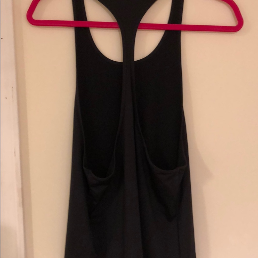 Fabletics plain tank - Picture 2 of 2